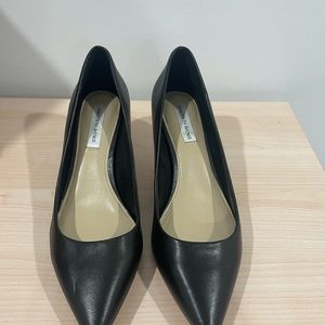 Saks fifth avenue shoes black leather  heel sz 8